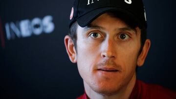 Geraint Thomas atiende a los medios en la jornada de descanso del Tour de Francia.