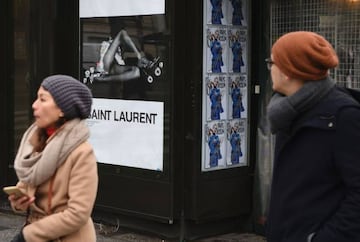 Uno de los pol&eacute;micos anuncios de Sain Laurent, en Par&iacute;s