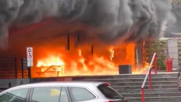 Metro Escuela Militar sufre brutal incendio en una de sus salidas: el registro es impactante