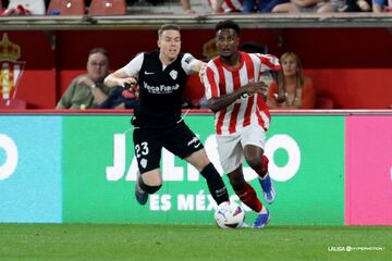 Hassan no marcó, tampoco asistió, pero completó uno de sus mejores partidos de lo que va de curso poniendo magia en la medular. Cada balón que tocó hizo que la jugada rojiblanca mejorara. Además estrelló un balón en el palo.

