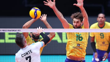 Gliwice (Poland), 08/09/2022.- Facundo Conte (L) of Argentina and Lucas Saatkamp (R) of Brazil in action during the FIVB Volleyball Men's World Championship quarter-final match between Argentina and Brazil at the Arena Gliwice, in Gliwice, southern Poland, 08 September 2022. (Brasil, Polonia) EFE/EPA/Lukasz Gagulski POLAND OUT