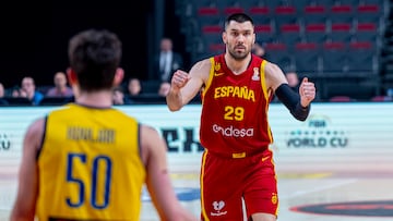 Pierre Oriola con la Selección española en el partido de clasificación para el Mundial 2027 ante Ucrania.