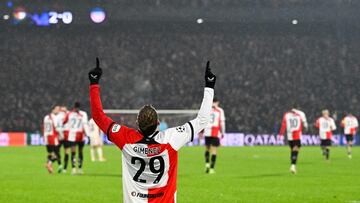 Feyenoord's Mexican forward #29 Santiago Gimenez (C) celebrates after scoring a penalty for Feyenoord's second goal during the UEFA Champions League, league phase day 7, football match between Feyenoord (NED) and FC Bayern Munich (GER) at the Feyenoord Stadium in Rotterdam, on January 22, 2025. (Photo by JOHN THYS / AFP)