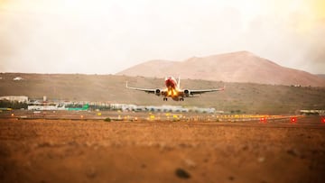 Avi&oacute;n despegado de un aeropuerto de Canarias
 CEDIDO POR TURISMO DE CANARIAS
 26/10/2020