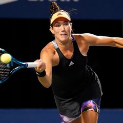 Muguruza sigue en el hoyo tras caer ante Bencic en Toronto