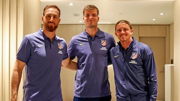 Oblak, Sorloth y Gallagher, a su llegada a Los Ángeles.