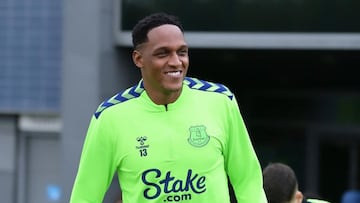 Yerry Mina, entre los jugadores colombianos que buscan club.