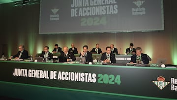 Mesa de la Junta del Betis.