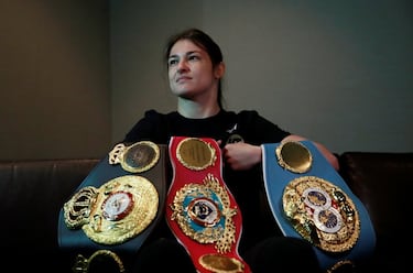 La boxeadora es la campeona mundial de peso ligero unificado de las cuatro organizaciones de boxeo mundial (AMB, FIB, OMB y CMB). También fue la abanderada de su país en Londres 2012, donde logró la medalla de oro. Como curiosidad, ha jugado 11 partidos con la selección irlandesa de fútbol entre 2006 y 2009, cuando metió dos tantos.
