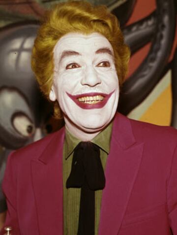 El primer Joker que era realmente distinto a como lo concebimos ahora, el actor César Romero personificó al villano de 1966 a 1968 en la serie de televisión 'Batman'