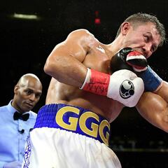 Golovkin gana la guerra a Derevyanchenko y pide a Canelo