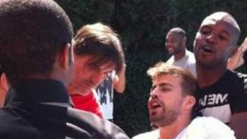 El Barça hace piña con Abidal a días de operarse