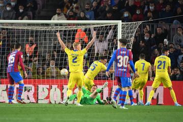 0-1. Lucas Pérez marca el primer gol.