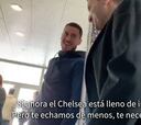 Hazard le promete a un hincha del Chelsea que volverá pronto