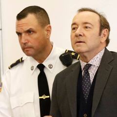 Kevin Spacey sufrió abusos de su padre neonazi durante su infancia, según su hermano