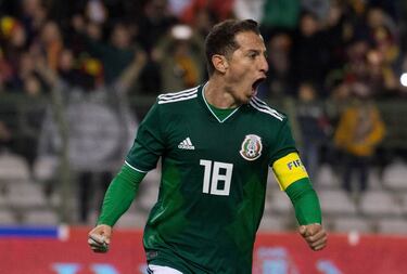 No existe jugador en activo con más juegos en la selección mexicana, 145 encuentros. Es solo cuestión de tiempo para que consiga superar a Pável Pardo en el segundo sitio histórico, aún por detrás de Claudio Suárez.