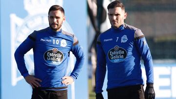 Andone con Lucas Pérez.