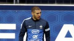 Deschamps hará jugar a Benzema pese a la crítica