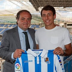 Aperribay, sobre el interés del Barça por Oyarzabal: "Si llega algo con Mikel, veremos"