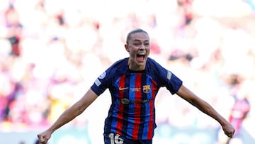 Barcelona's Swedish forward Fridolina Rolfo celebrates scoring the 3-2 goal during the UEFA Women's Champions League final football match between FC Barcelona and Wolfsburg in Philips Stadium, in Eindhoven, on June 3, 2023. (Photo by KENZO TRIBOUILLARD / AFP)