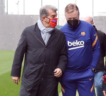 Joan Laporta and Ronald Koeman.