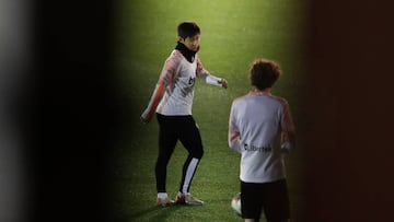 Kang-in Lee, en el entrenamiento de este miércoles del Valencia.