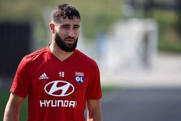 Giroud hopes Chelsea will make a move for Nabil Fekir
