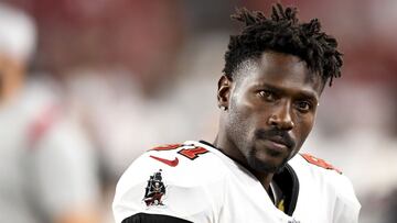 Antonio Brown, wide receiver de los Buccaneers, fue suspendido por tres semanas tras violar los protocolos de salud acordados por la NFL y la NFLPA.