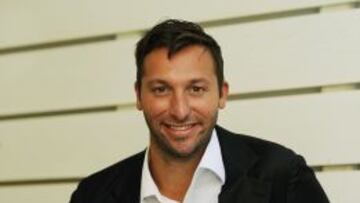 Ian Thorpe con su autobiografía