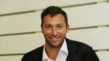 Ian Thorpe con su autobiograf&iacute;a