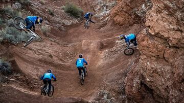 Montaje de varios Brandon Semenuk montando con su MTB en el desierto de Utah (Estados Unidos), en el que construy&oacute; varias rampas y saltos.