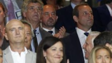 <b>CALMA TENSA. </b>Villar se sentó en el palco del Bernabéu entre Florentino y Rosell. No quisieron hablar de la Supercopa de 2013.
