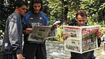 <B>INFORMADOS</B>. AS está presente en la concentración del Alavés.