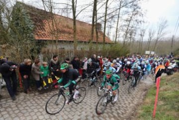 En la edición de 1985 del Tour de Flandes, o también conocido como Ronde van Vlaanderen, se dio la curiosidad de que sólo 24 de los 173 participantes terminaron la prueba. La lluvia y el frío hicieron estragos en el pelotón.