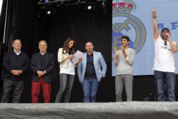 En la Fan Zone del Real Madrid en Lisboa estuvieron grandes jugadores del Real Madrid como Gento, Amancio, Mijatovic y Raúl animando a los seguidores que se habían desplazado hasta Lisboa.