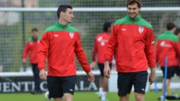 Aduriz y Llorente, con la camiseta del Athletic.