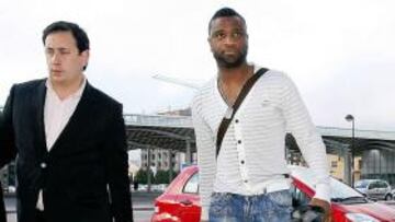 <b>YA ESTÁ AQUÍ. </b>David Mendes aterrizó ayer en Manises.