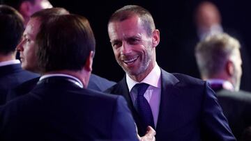 Aleksander Ceferin, presidente de la UEFA, antes del sorteo de la Eurocopa.