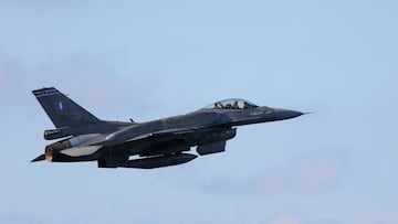 A Hellenic Air Force F-16 flies during NATO's media day for Ramstein Flag 25 (RAFL25) at Leeuwarden Air Base, Netherlands, April 8 2025. REUTERS/Piroschka van de Wouw
