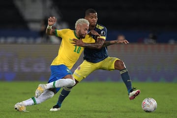 Colombia perdió 2-1 ante Brasil en un encuentro marcado por la polémica. Luis Díaz abrió el marcador, Roberto Firmino empató y Casemiro marcó el gol del triunfo en la última jugada del partido. 