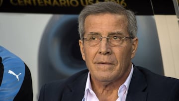 Tabárez señaló a la Liga MX por el caso de Carlos Sánchez