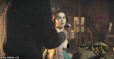 Emilia Clarke, desnuda
en 'Voice from the Stone'