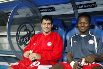 Tras pasar toda su carrera en España en 2005 decidió probar suerte en el fútbol griego. En su primera temporada ganó Liga y Copa