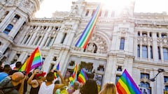 ¿Por qué la bandera arcoiris (LGTBI+) no está en la Puerta del Sol y Cibeles durante el Orgullo?