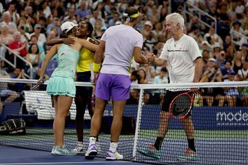 Iga Swiatek y Rafael Nadal junto a Coco Gauff y John McEnroe.