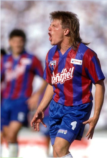 El Piojo es un referente del Atlante por sus tres etapas en el equipo y su periodo como entrenador, pero su carrera como futbolista también lo vio jugar en equipos como: Toros Neza, Tecos, Santos y Querétaro.