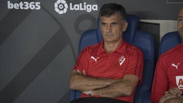 Mendilibar, en el banquillo en el partido entre Eibar y Espanyol.
