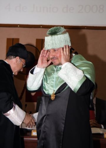 Investidura como Doctor Honoris Causa del excelentísimo señor Don Rafael Benitez Maudes. (2008)