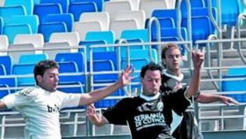 <b>SE ESTRENAN. </b>La Balompédica comienza a reaccionar.