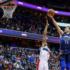 Feliz derrota de los Mavs a pesar de Luka Doncic (31+11+7+4)